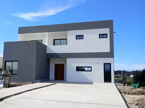 CASA EN VENTA EN MONET