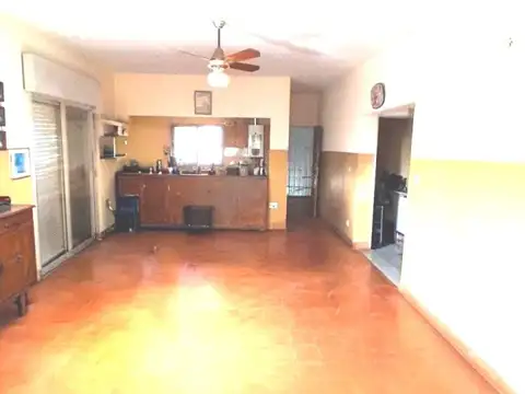 Casa 3 ambientes con 1 baño