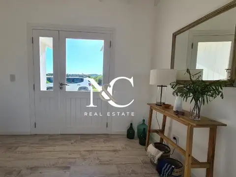 Casa en Venta en Costa Esmeralda, USD 320.000