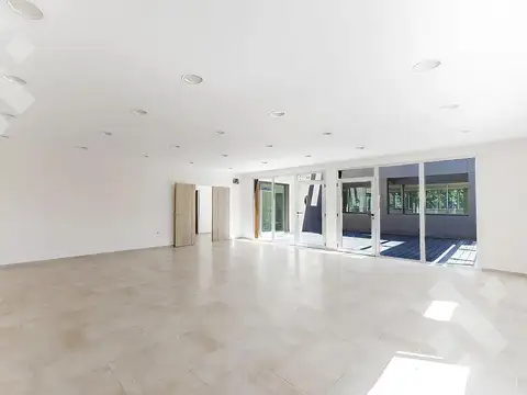 Oficina 4 ambientes con 4 baños