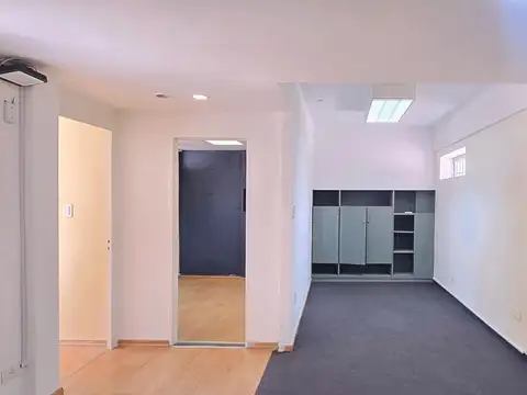 VENTA - Oficina 3 amb c/baño privado - San Nicolas