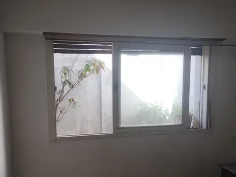 PH 3 AMBIENTES PLANTA BAJA CONTRAFRENTE CON PATIO Y PARILLA