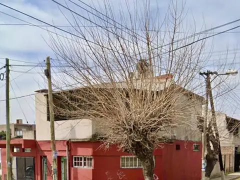 VENTA DE CASA EN DOS PLANTAS - IDEAL INVERSION