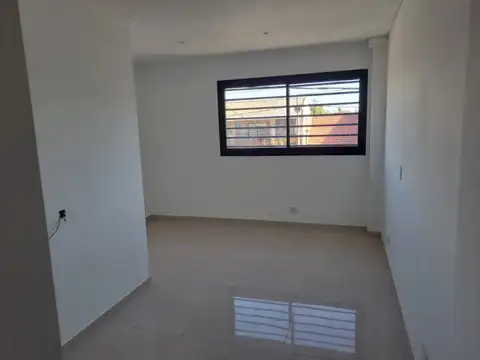 Oficina en Alquiler en Lanús, $ 550.000