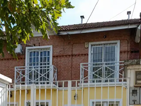 Casa en venta, 2 dormitorios en San Miguel, con jardín