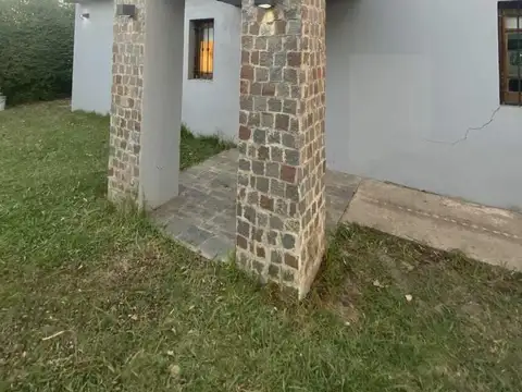 Casa 6 ambientes con 1 baño