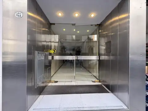 Oficina 6 ambientes con 2 baños