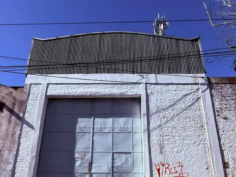 deposito con oficina  con 320m2 total