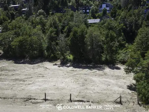 VENTA Lote/terreno céntrico de 2384 m2, El mercado, Villa la Angostura, ideal para desarrollo