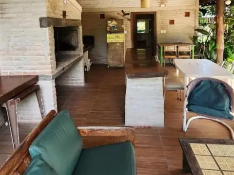 Casa Quinta en venta - 2 Dormitorios 2 Baños - Uruguay