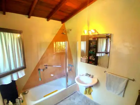 Casa en Venta con 3 cocheras