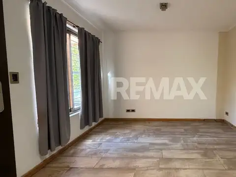 Casa 6 ambientes con 2 baños