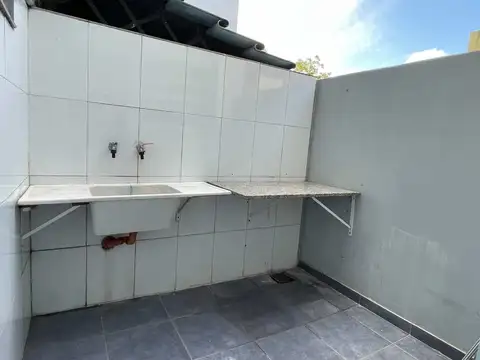Depto Tipo Casa en Alquiler al Este