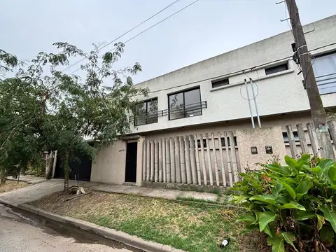 Duplex en Venta en Jose Hernandez [Cod: 736]