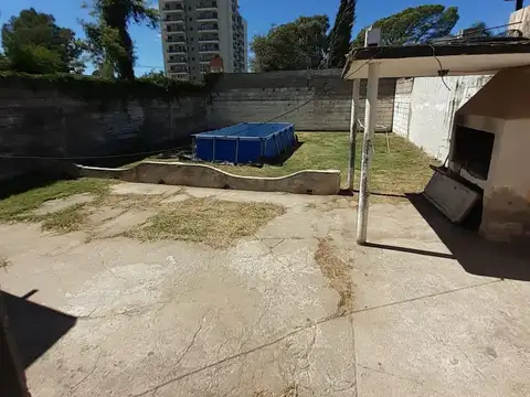Casa en venta - 3 Dormitorios 1 Baño - Cochera - 311Mts2 - Río Cuarto