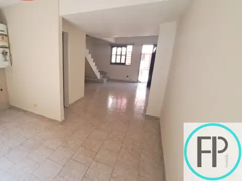 Casa en Alquiler con 1 cochera