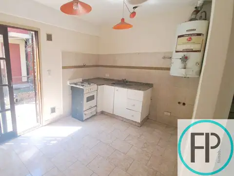 Casa en Alquiler en Luis Guillon, $ 650.000