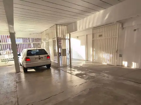 VENTA COCHERA CUBIERTA - SANN ISIDRO