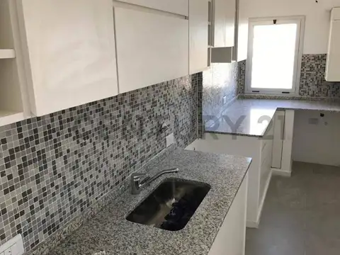 Av. Bartolome Mitre 6300, Piso 8