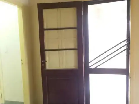 Casa en Alquiler con 4 cocheras