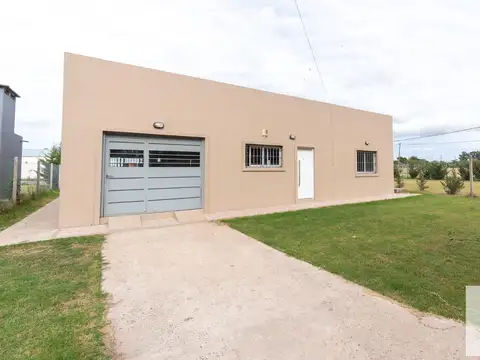 Casa en venta - 2 Dormitorios 2 Baños - La Plata
