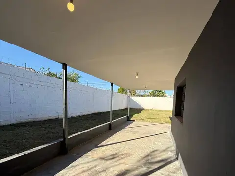 Casa 5 ambientes con 1 baño