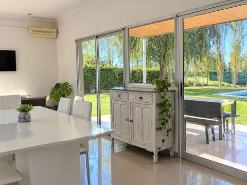 Casa en Alquiler Temporal en Funes, USD 1.300