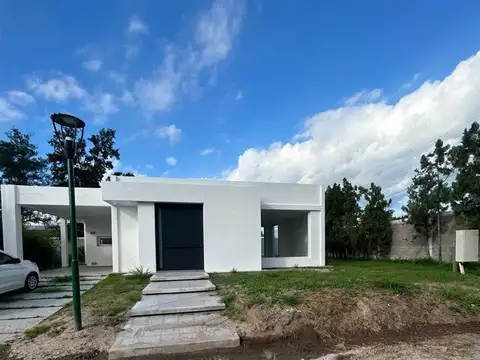 Casa en Venta en La Banda, USD 300.000