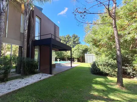 Casa de 5 amb en Barrio Cerrado La Montura