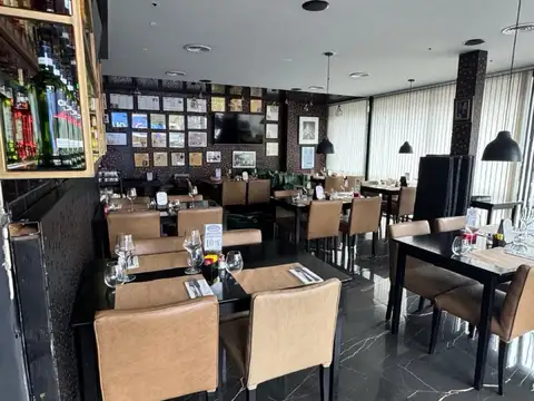 Local en S.Isi.-Vias/Libert.