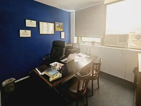 Oficina 4 ambientes con 2 baños