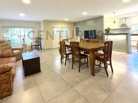 Casa de 3 dormitorios con pileta en Los Robles | Naturaleza y confort