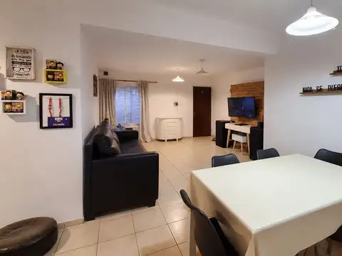Las Palmas, Pedro Domingo Isnardi, 2do Piso, Dpto A, Torre III. 4200