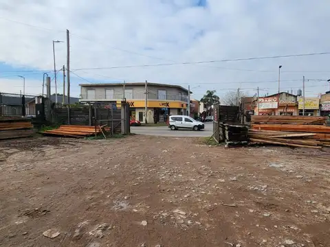 AQUILERDE IMPORTANTE PREDIO COMERCIAL EN ISIDRO C