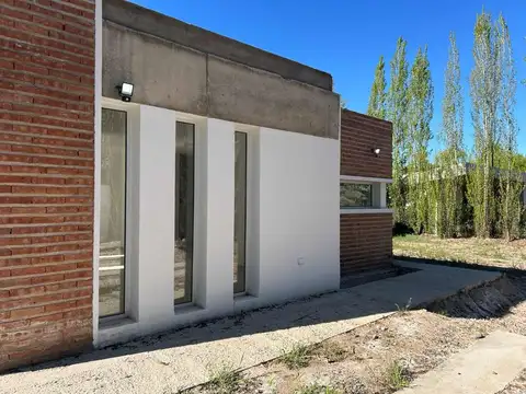 Gobernador Viterbori 100