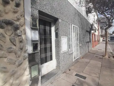 P.H. 2 departamentos 3 ambientes para 2 familias.