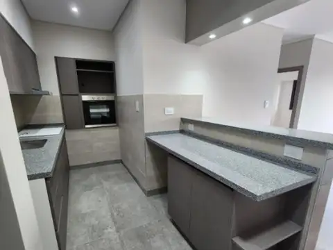 E Zeballos 4300