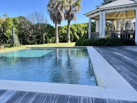 Casa 5 ambientes con 6 baños