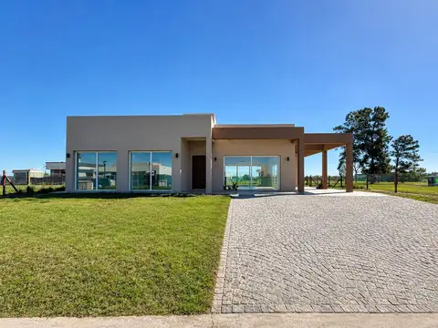 Venta con financiación casa 4 ambientes en San Simon