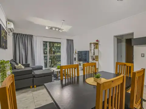 Calle 55 e 9 y 10, 1 DORMITORIO, 2do PISO AL FRENTE