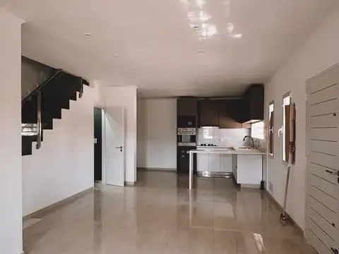 Depto Tipo Casa en Venta en Barrio Naón, USD 320.000