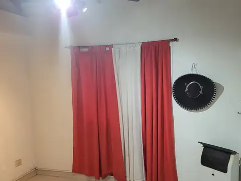 Depto Tipo Casa en Alquiler con 1 cocheras