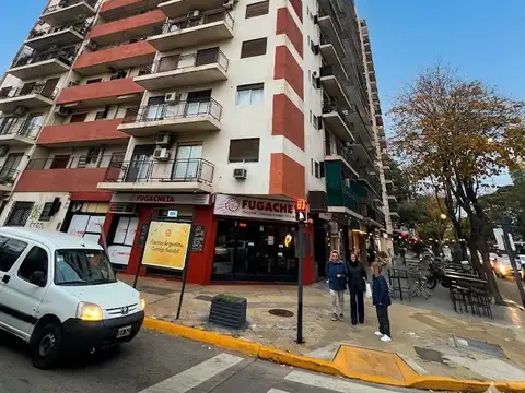 Vicente López: Depto de 3 Amb. Gran Balcón y Vista Norte: Muy Luminoso! Apto Profesional y Vivienda. Pintado!