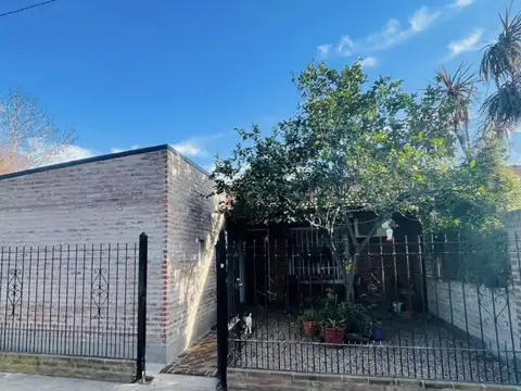 Casa 3 ambientes con 1 baño