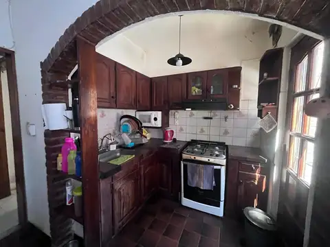 Casa 5 ambientes en venta en Luis Guillon APTA CREDITO
