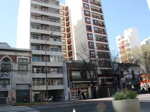 Departamento en alquiler en Paternal 2 frente a Metrobus