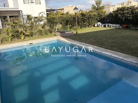 Casa en Venta con 6 cocheras