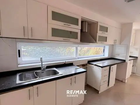 Casa en Alquiler en Punta Alta, USD 1.000