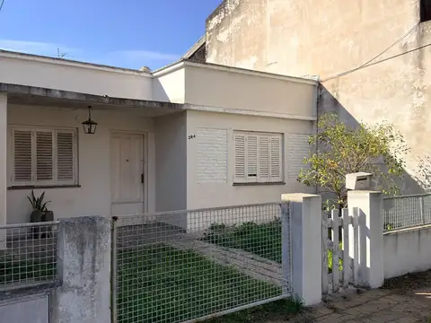 Casa 3 ambientes con 1 baño