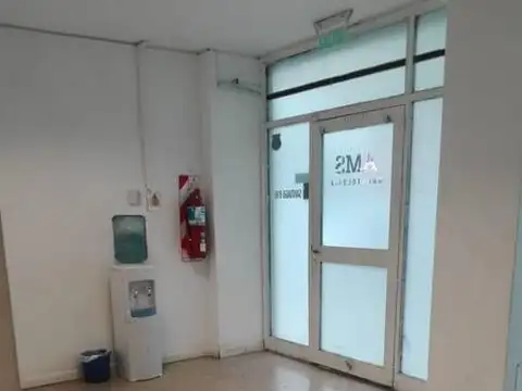 Local comercial en PB C/ Frente Vidriado 10mts en Zona Centro